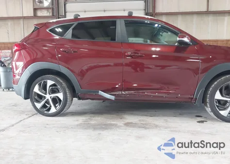 2017 Hyundai Tucson Sport z USA, uszkodzony, nr VIN KM8J3CA24HU460291